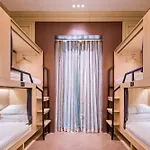 Eastern Paris Girls\' Youth Hotel