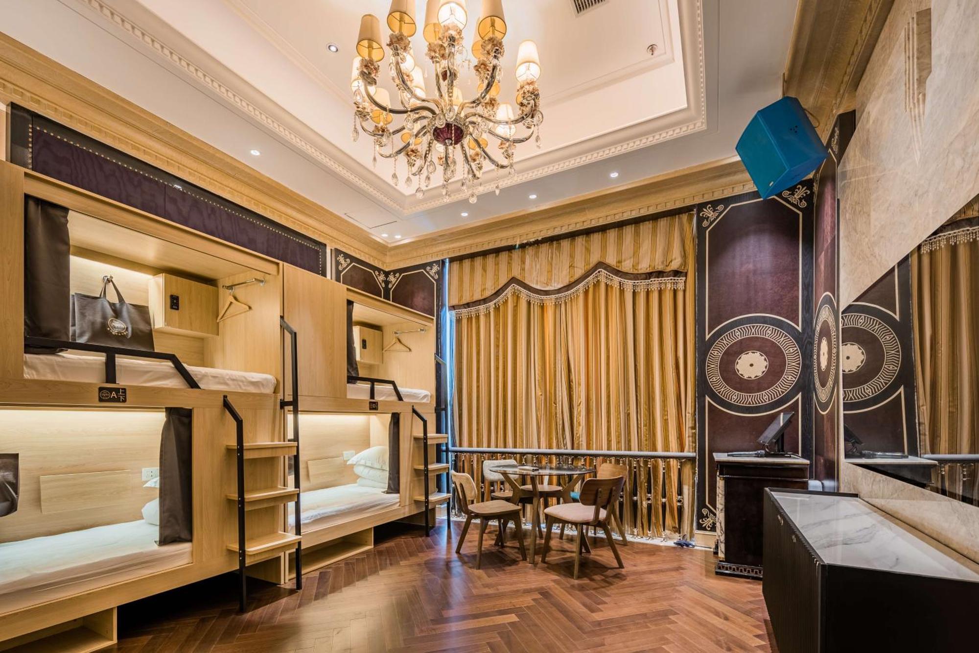 Eastern Paris Girls' Youth Hotel 2*